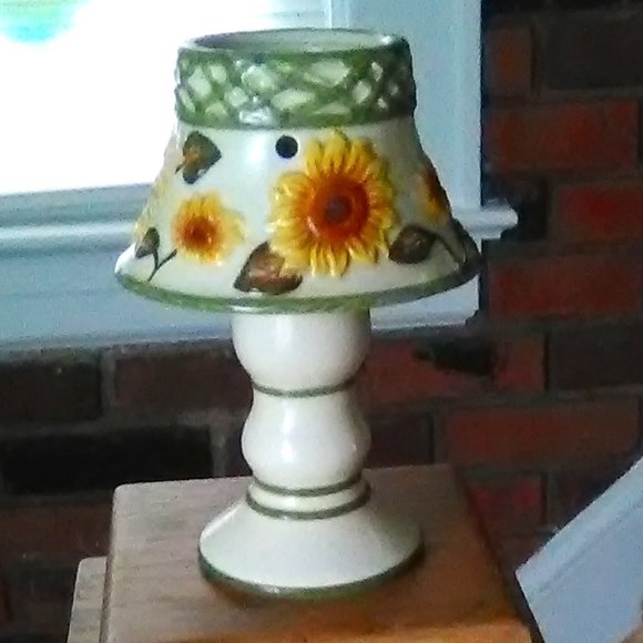 Other - Sunflower Candleholder with Shade